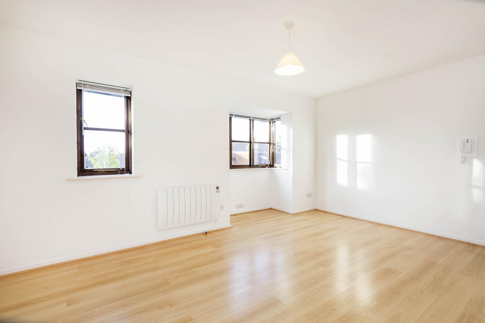 Modern Apartment Egerton Gardens, Hendon